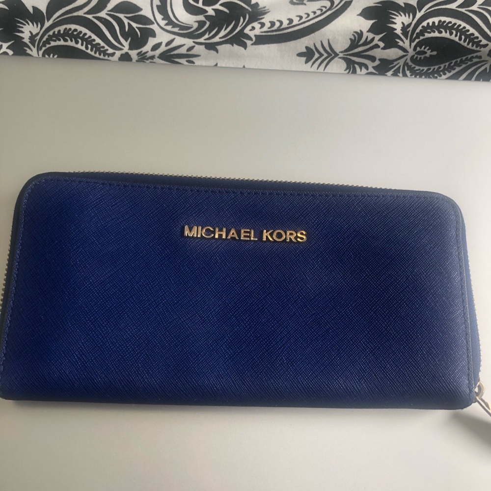 ✨Host Pick✨Michael Kors Wallet